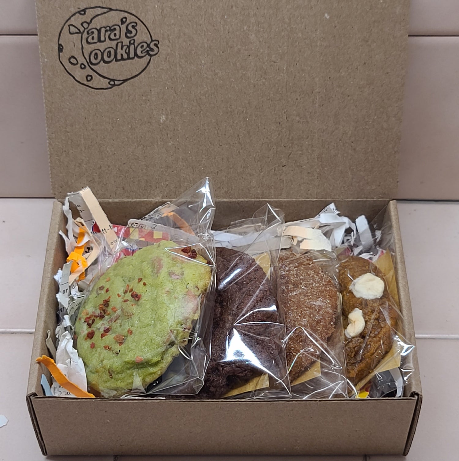 Example of a 10 oz small cookie box